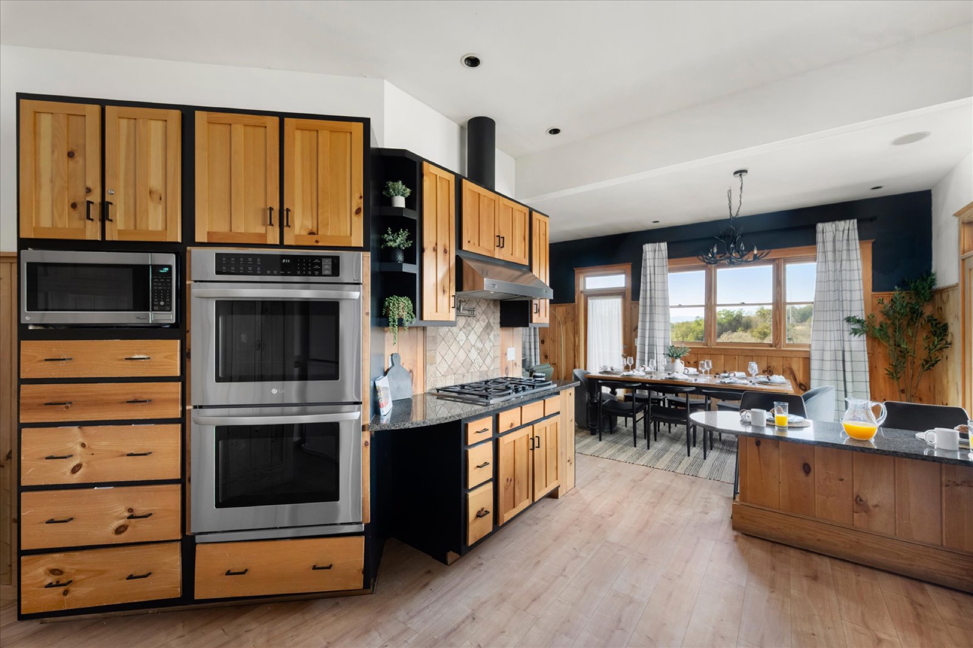 Chef's Range & Double Ovens